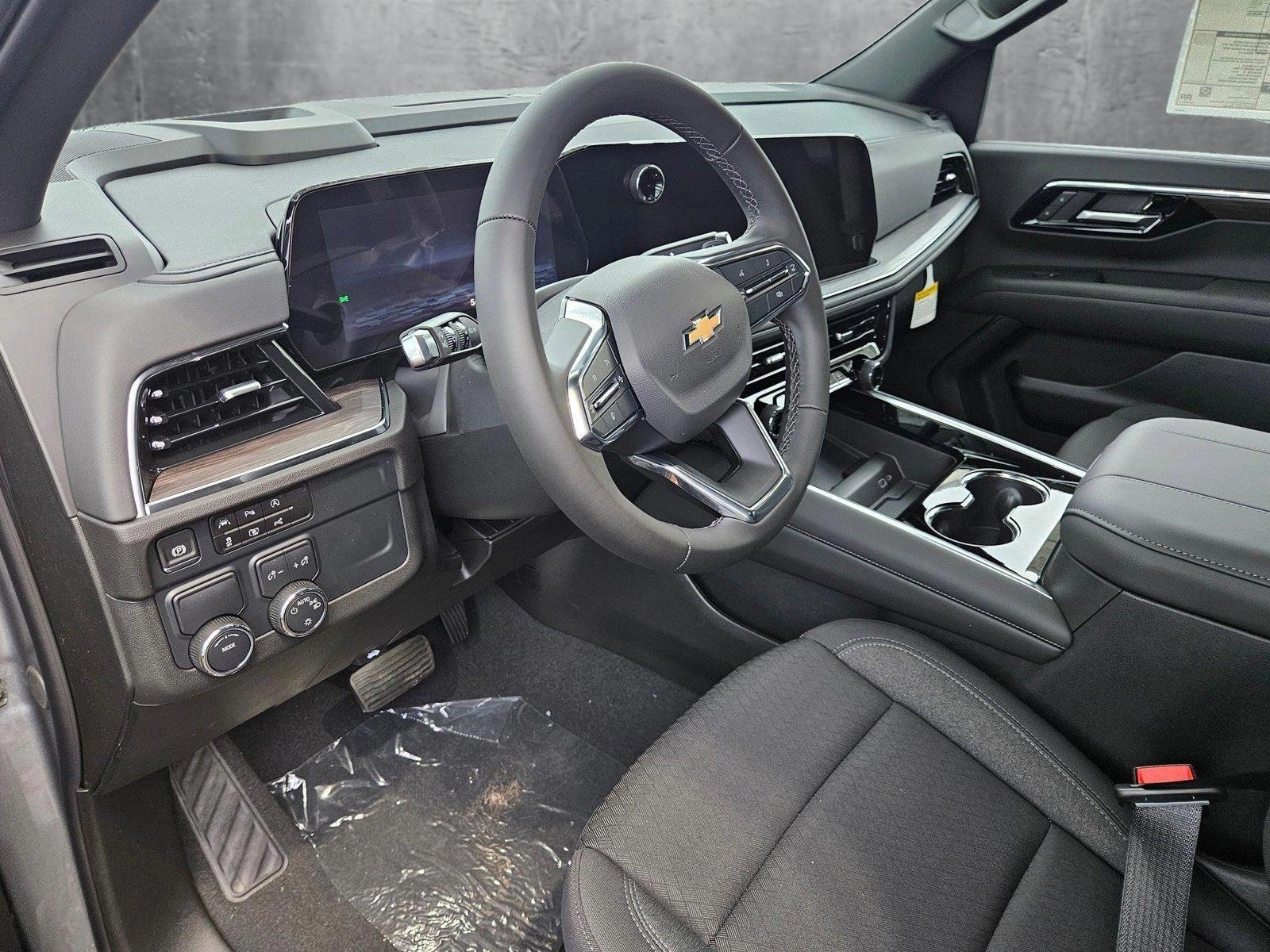 2025 Chevrolet Suburban Vehicle Photo in GREENACRES, FL 33463-3207