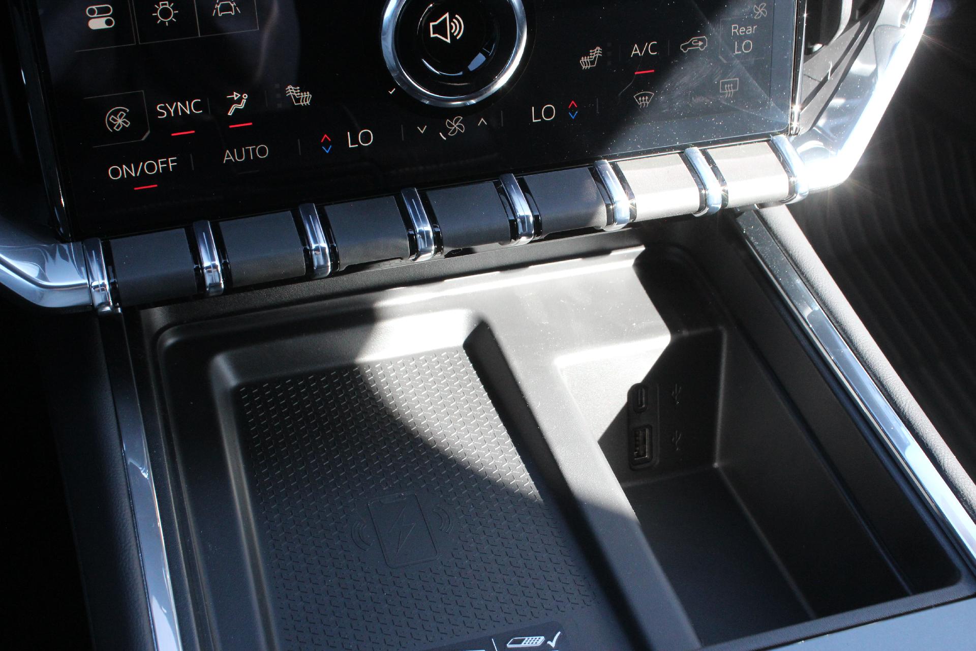 2025 GMC Acadia Vehicle Photo in AURORA, CO 80012-4011