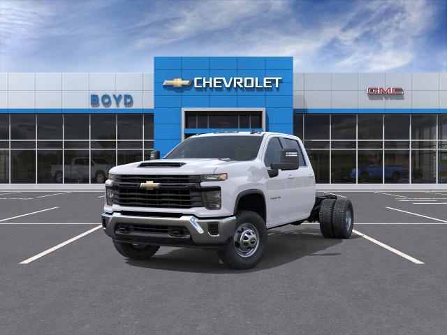 2025 Chevrolet Silverado 3500 HD Chassis Cab Vehicle Photo in EMPORIA, VA 23847-1235