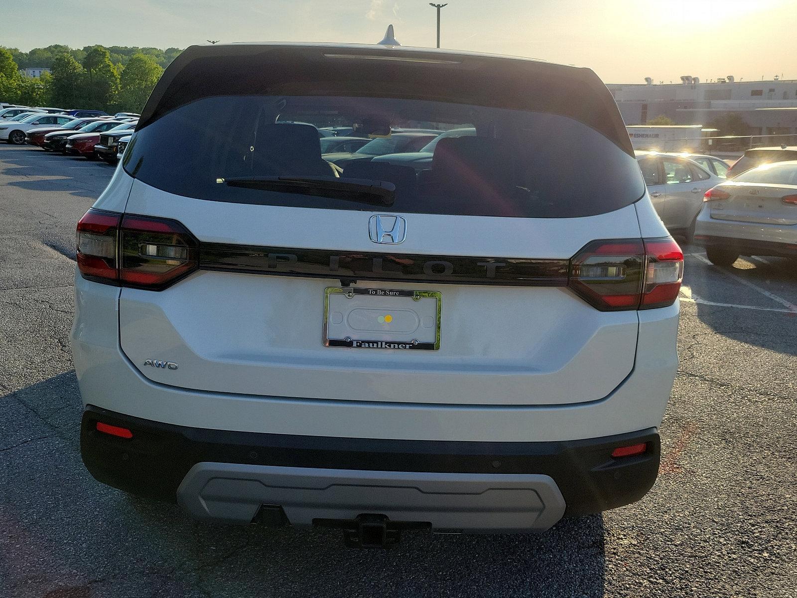 2025 Honda Pilot Vehicle Photo in Harrisburg, PA 17111