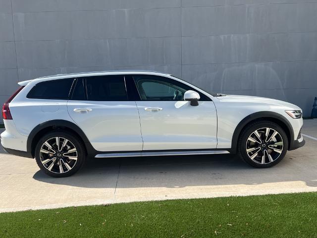 2025 Volvo V60 Cross Country Vehicle Photo in Grapevine, TX 76051