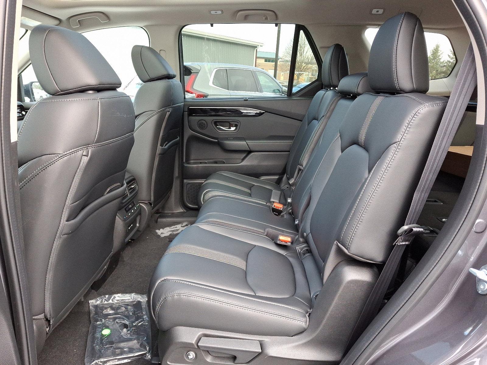 2025 Honda Pilot Vehicle Photo in Harrisburg, PA 17111