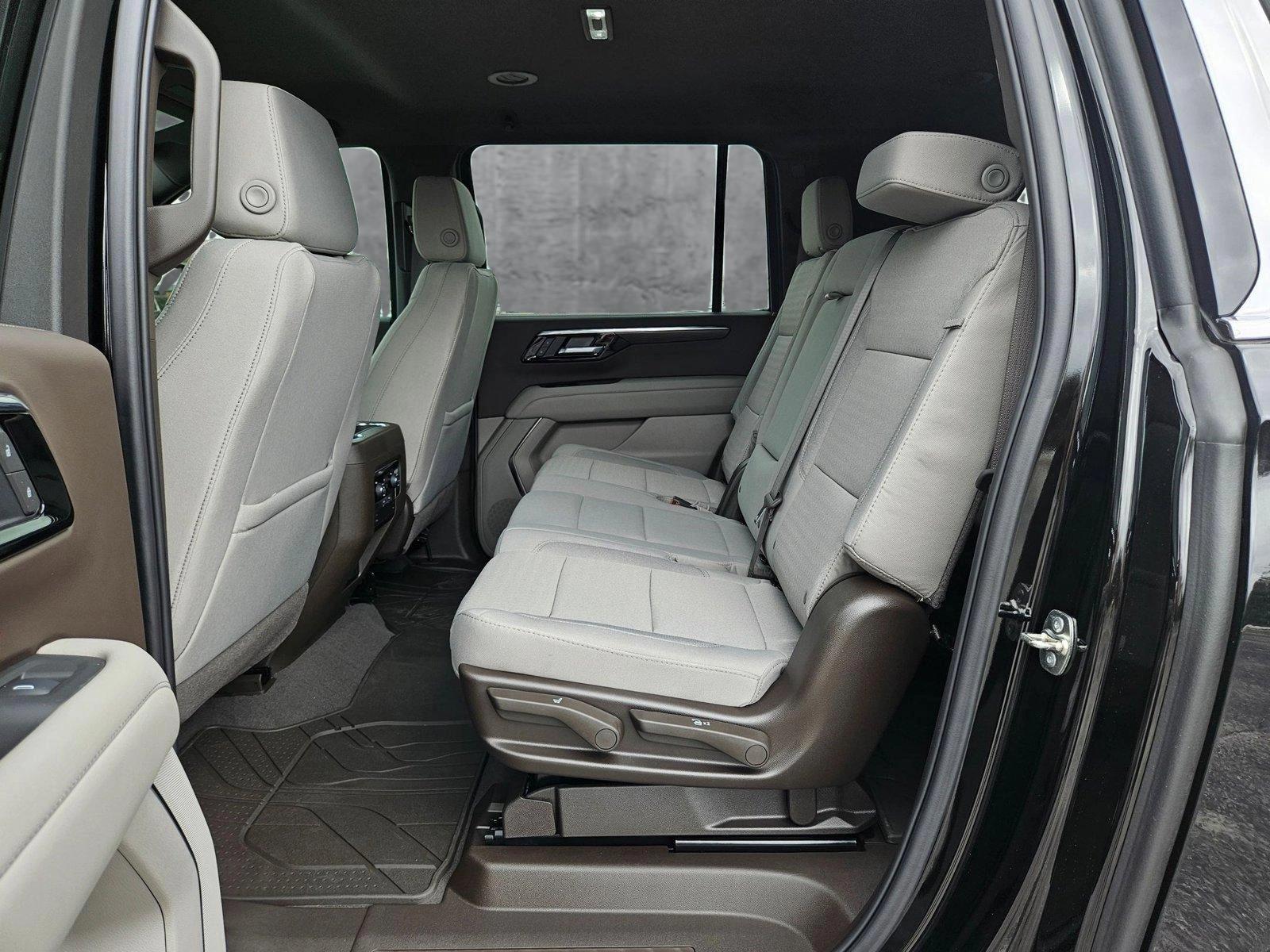2025 Chevrolet Suburban Vehicle Photo in AUSTIN, TX 78759-4154