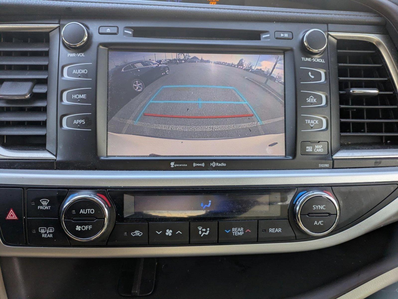 2019 Toyota Highlander Vehicle Photo in LAUREL, MD 20707-4697