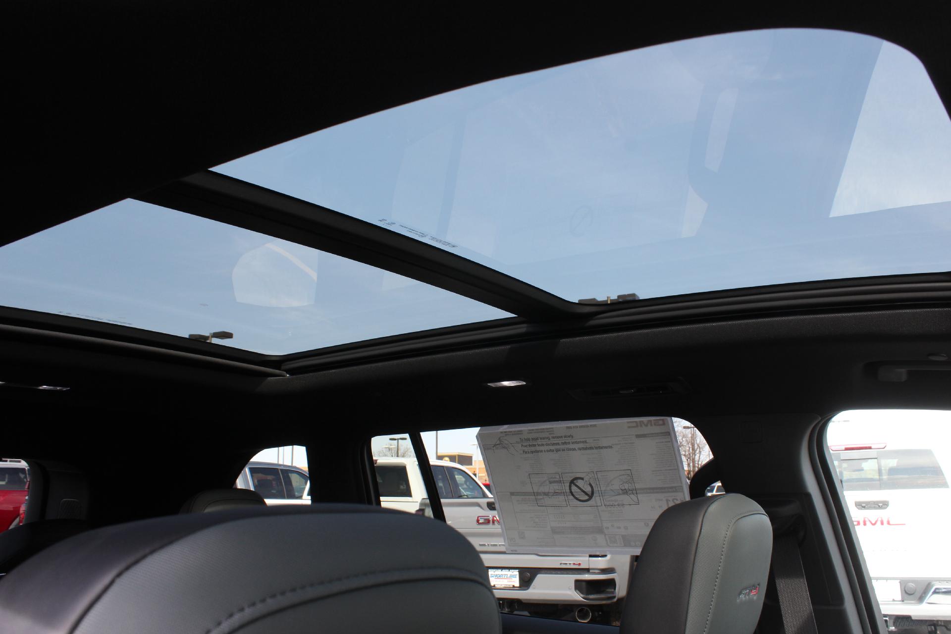 2025 GMC Acadia Vehicle Photo in AURORA, CO 80012-4011