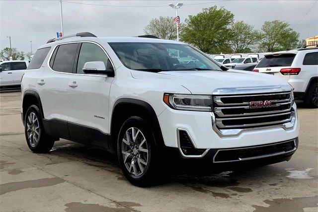 2023 GMC Acadia Vehicle Photo in TOPEKA, KS 66609-0000