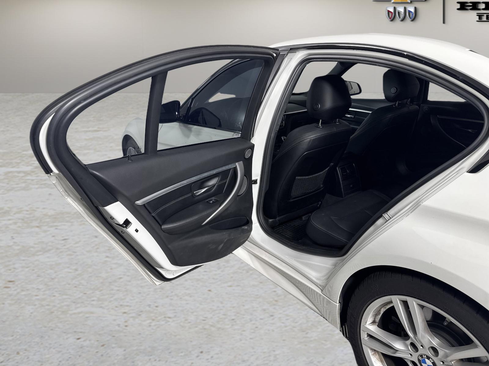 2018 BMW 3 Series Vehicle Photo in GEORGETOWN, TX 78626-7508