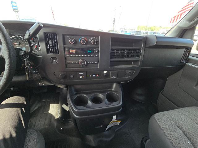2025 Chevrolet Express Commercial Cutaway Vehicle Photo in INDEPENDENCE, MO 64055-1314