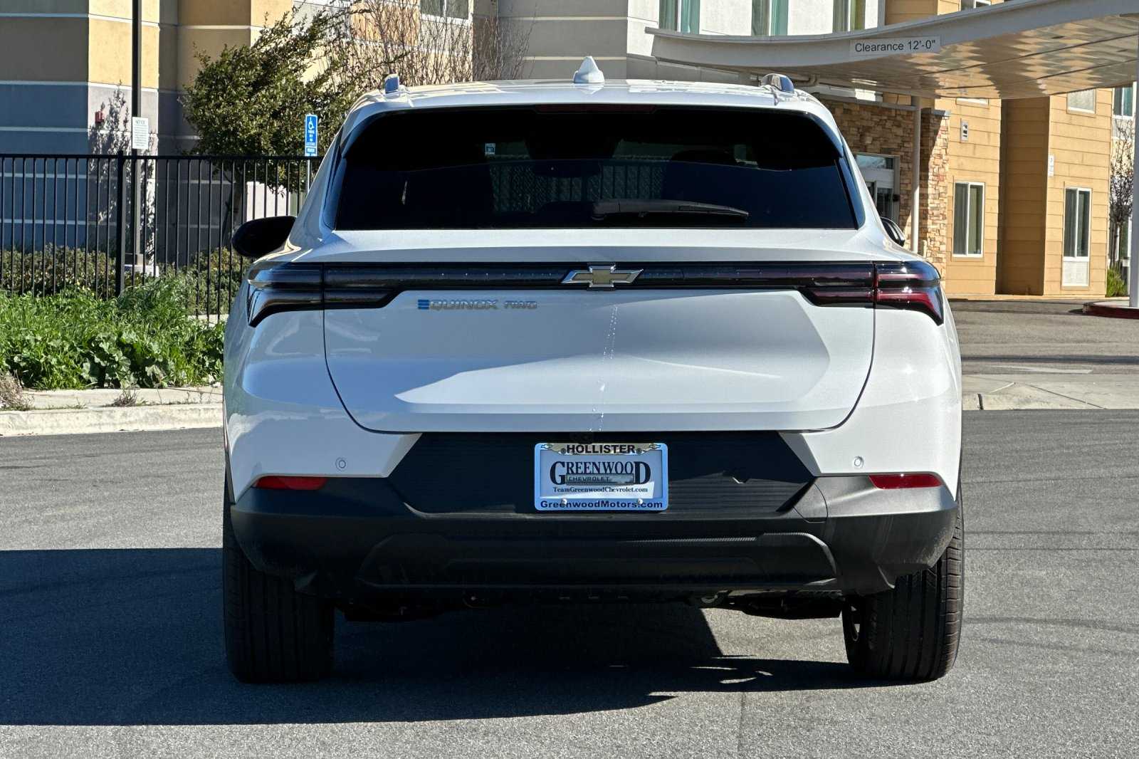 View vehicle photo 5