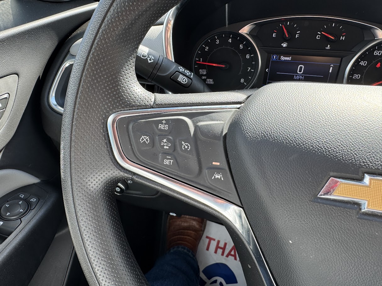 2023 Chevrolet Equinox Vehicle Photo in BOONVILLE, IN 47601-9633