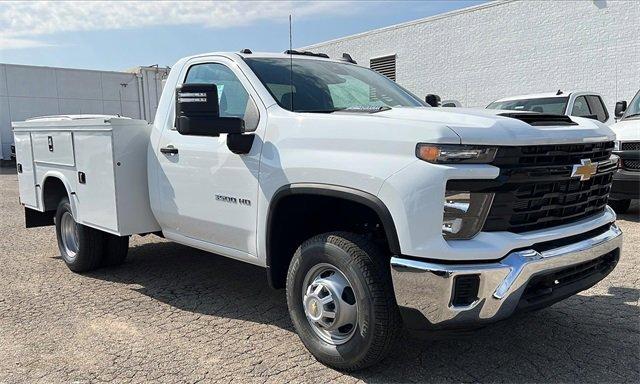 2024 Chevrolet Silverado 3500 HD Chassis Cab Vehicle Photo in TOPEKA, KS 66609-0000