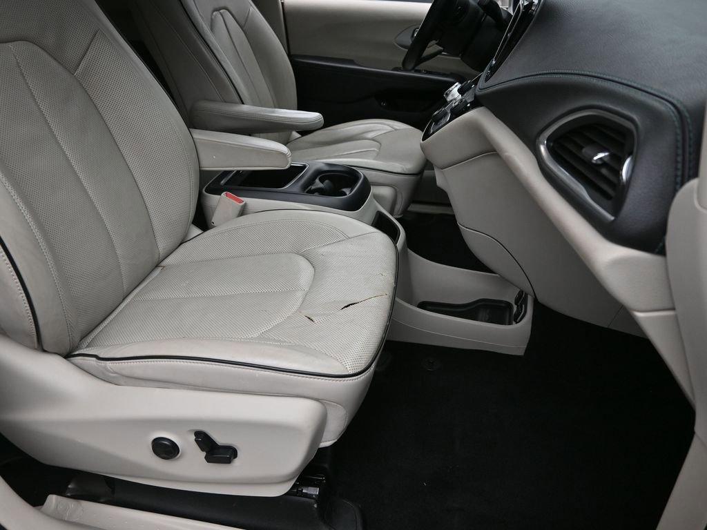 2018 Chrysler Pacifica Vehicle Photo in Marion, IA 52302