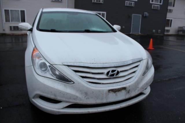 2013 Hyundai SONATA Vehicle Photo in Green Bay, WI 54304