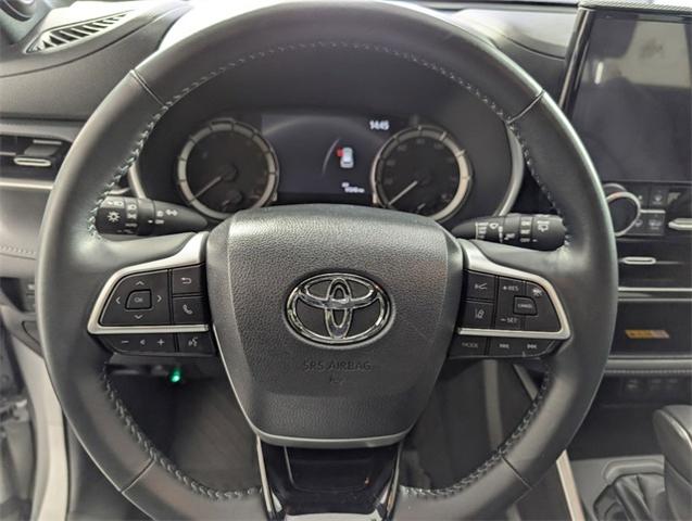 2023 Toyota Highlander Vehicle Photo in ENGLEWOOD, CO 80113-6708