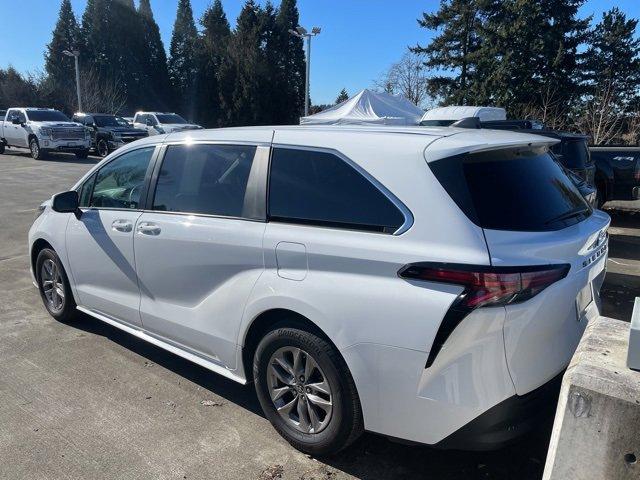 2022 Toyota Sienna Vehicle Photo in PUYALLUP, WA 98371-4149