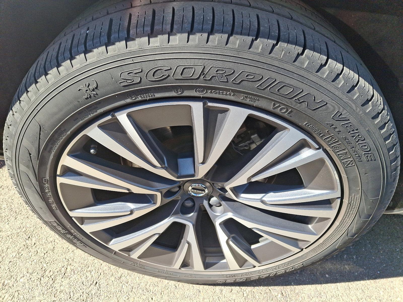 2022 Volvo XC90 Vehicle Photo in Trevose, PA 19053