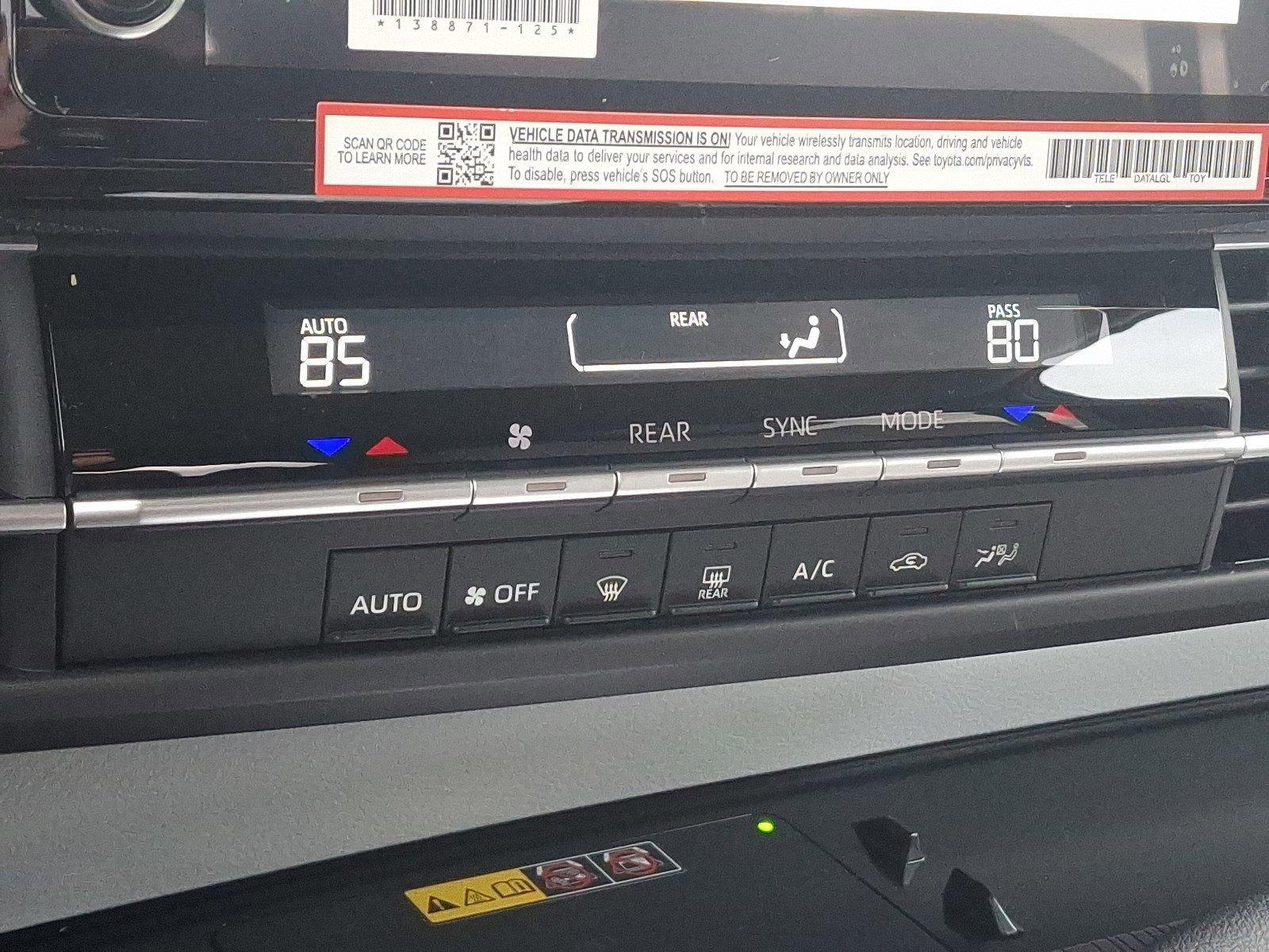 2025 Toyota Sienna Vehicle Photo in Harrisburg, PA 17111
