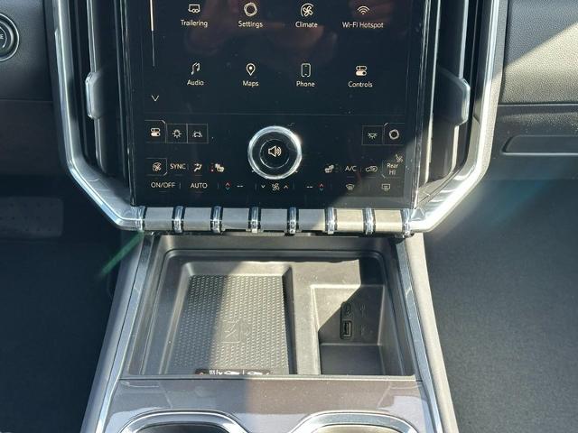 2025 GMC Acadia Vehicle Photo in COLUMBIA, MO 65203-3903