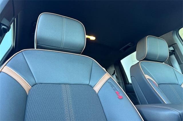 2025 GMC Canyon Vehicle Photo in ELK GROVE, CA 95757-8703