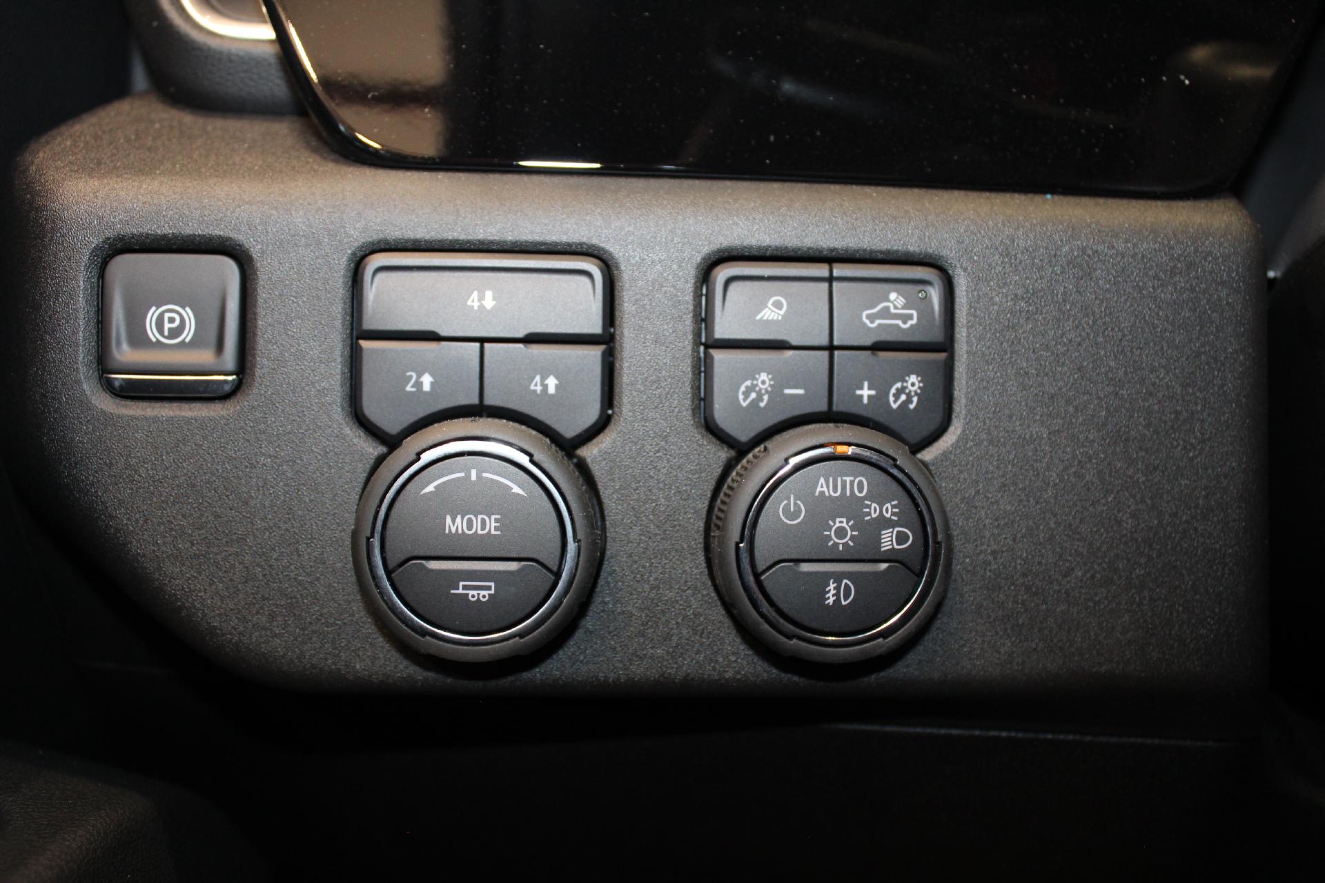 2025 Chevrolet Silverado 2500 HD Vehicle Photo in NORTHAMPTON, MA 01060-1120