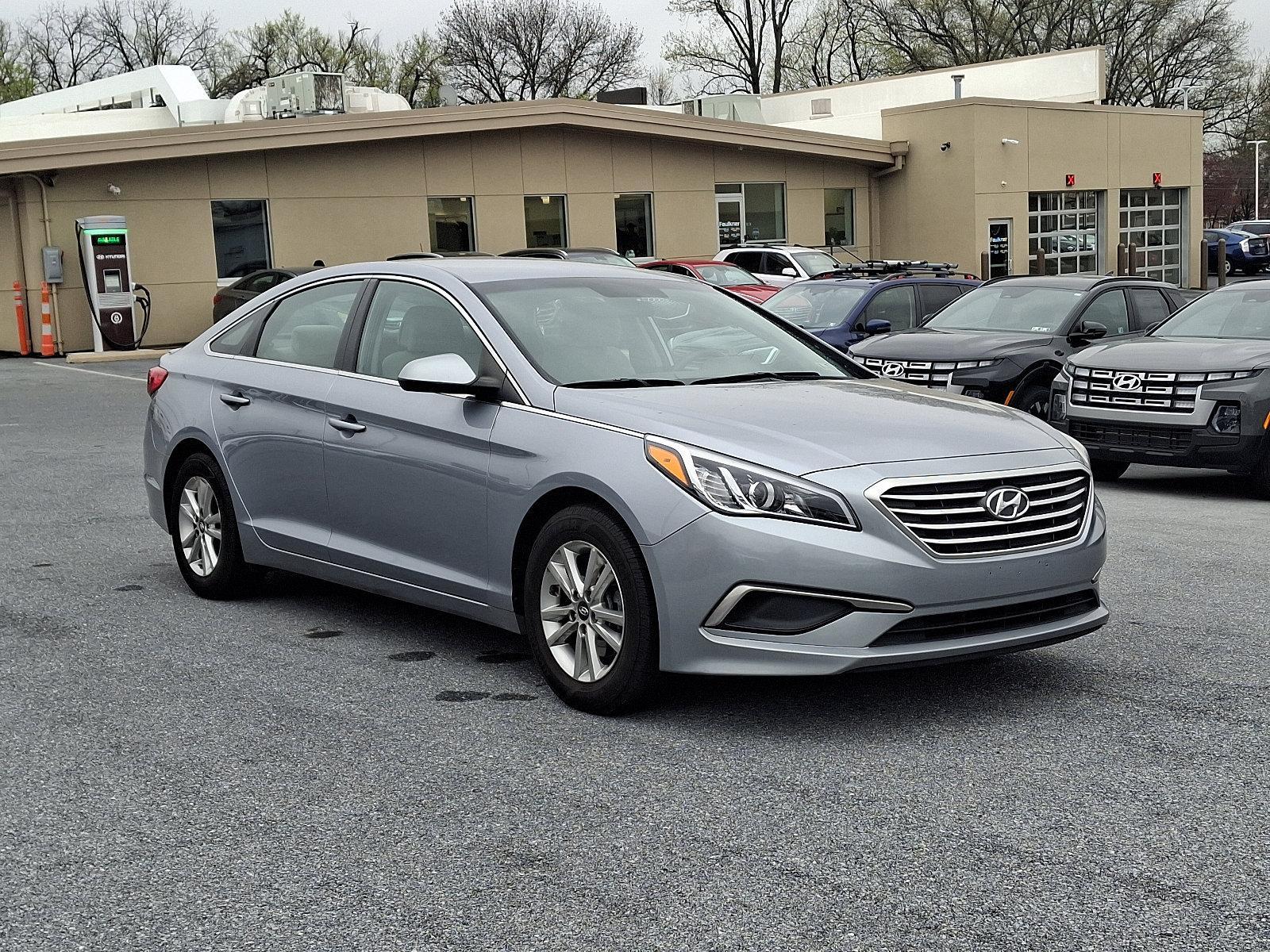 2016 Hyundai SONATA Vehicle Photo in Harrisburg, PA 17111
