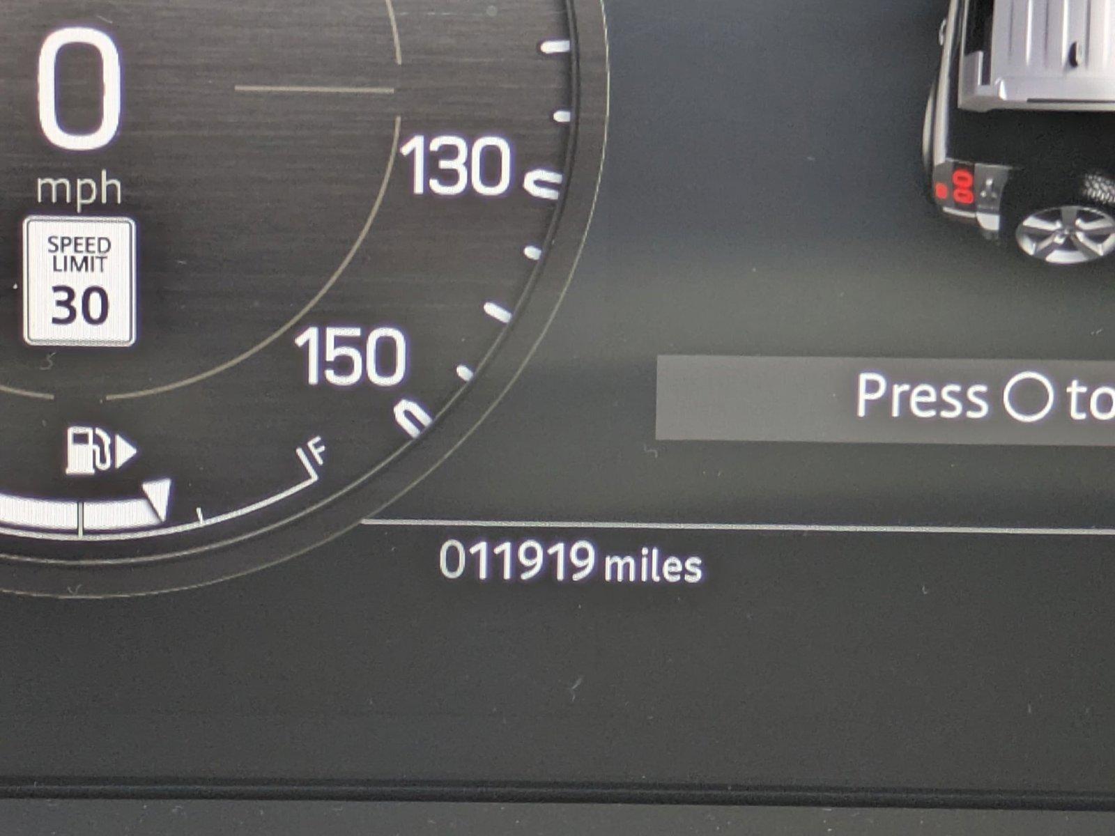 2024 Land Rover Defender Vehicle Photo in Tampa, FL 33614