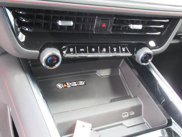 2025 Chevrolet Suburban Vehicle Photo in LEESBURG, FL 34788-4022