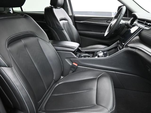 2023 Jeep Grand Cherokee L Vehicle Photo in Cedar Rapids, IA 52402