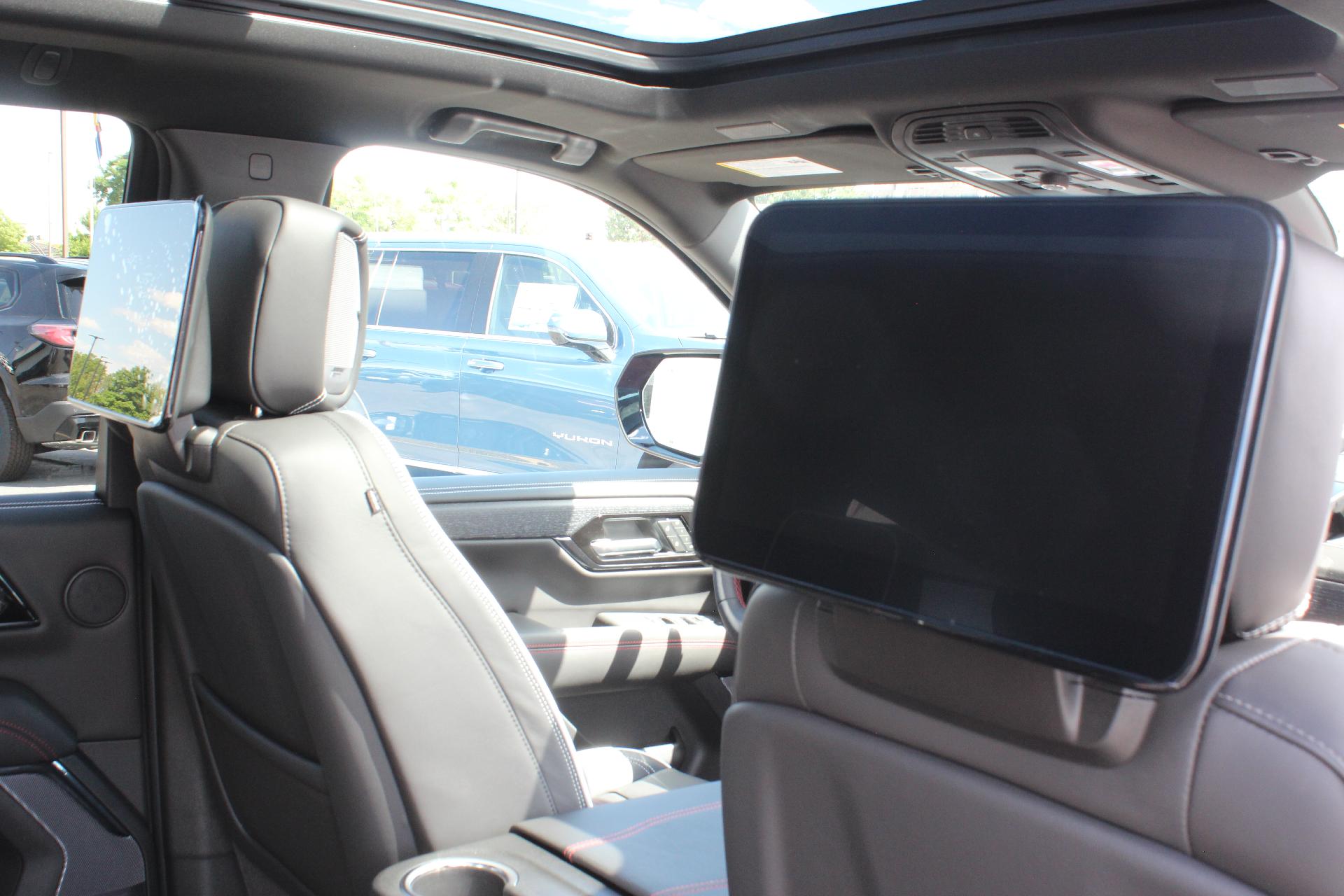 2025 GMC Yukon Vehicle Photo in AURORA, CO 80012-4011