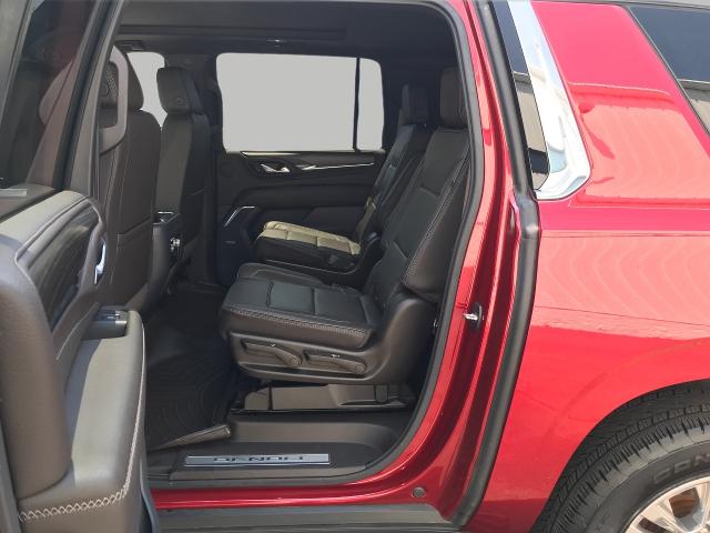 2021 GMC Yukon XL Vehicle Photo in GREEN BAY, WI 54303-3330