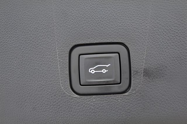 2024 Chevrolet Traverse Limited Vehicle Photo in Green Bay, WI 54304