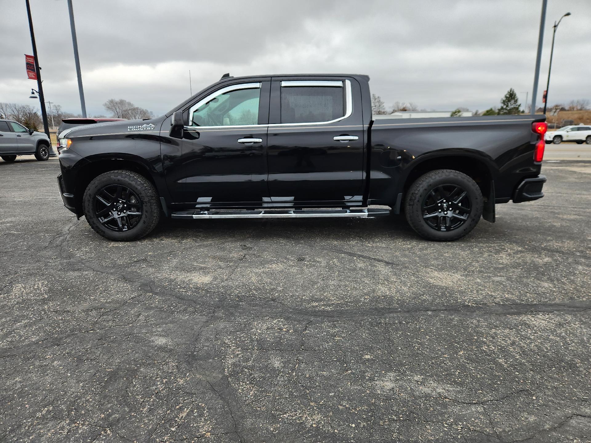 Used 2021 Chevrolet Silverado 1500 High Country with VIN 1GCUYHED2MZ336237 for sale in Staples, Minnesota