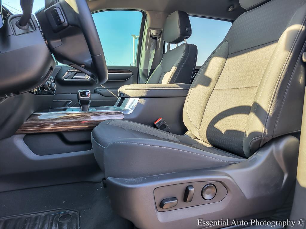 2023 Chevrolet Silverado 1500 Vehicle Photo in AURORA, IL 60503-9326