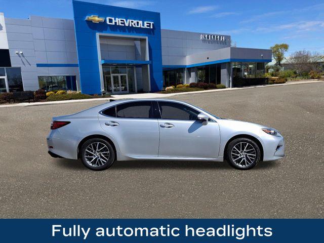 2017 Lexus ES 350 Vehicle Photo in DANBURY, CT 06810-5034