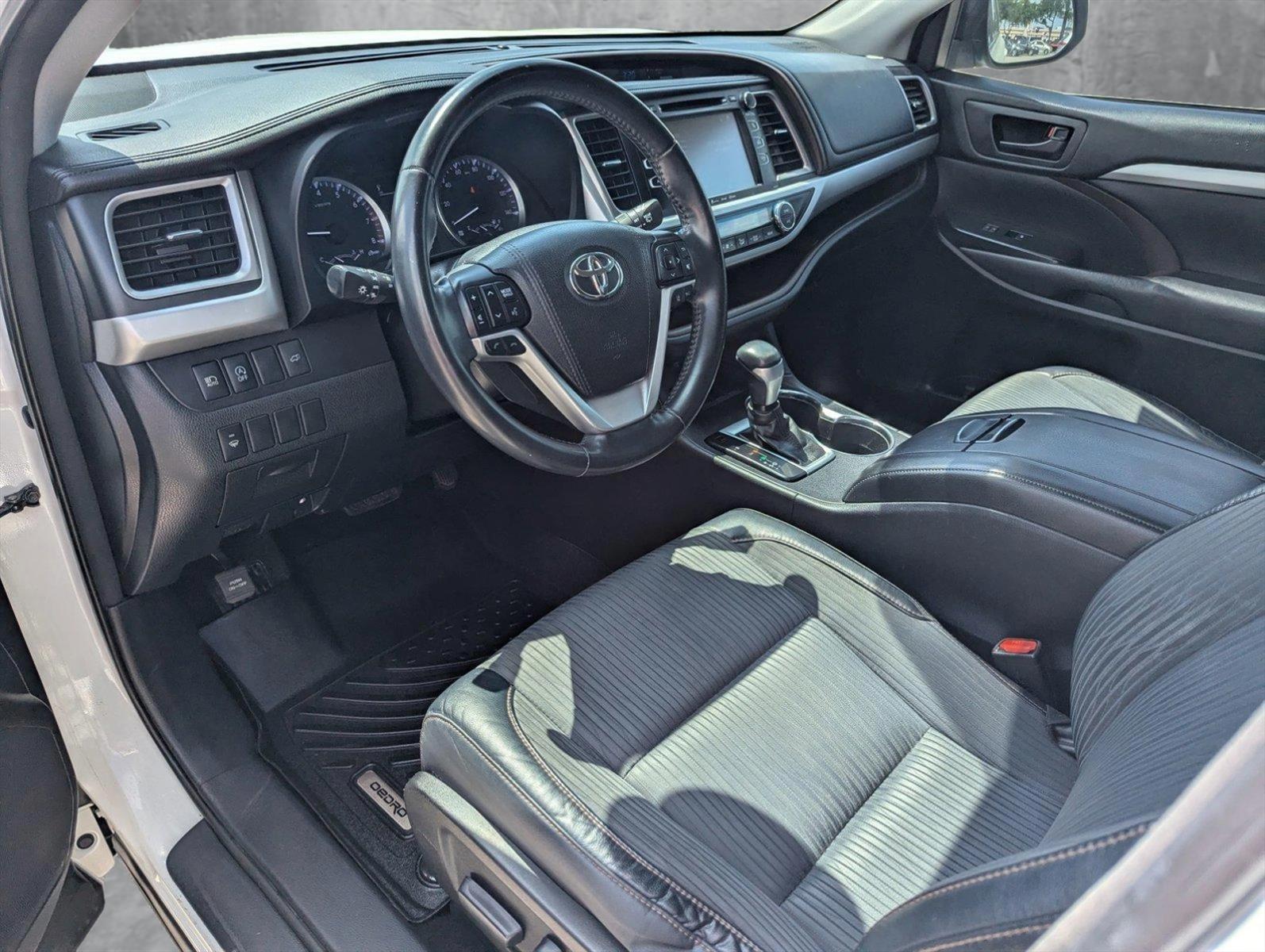 2017 Toyota Highlander Vehicle Photo in Corpus Christi, TX 78415