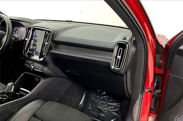 2021 Volvo XC40 Vehicle Photo in Grapevine, TX 76051