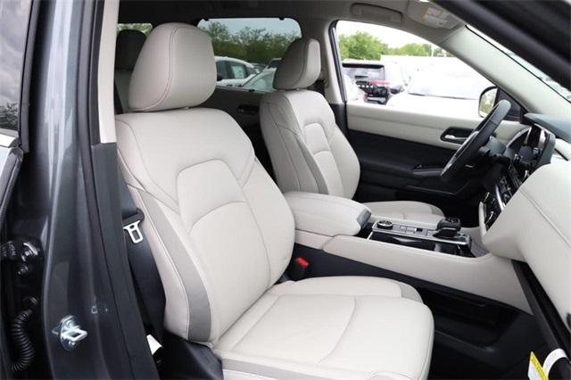 2025 Nissan Pathfinder Vehicle Photo in Hazelwood, MO 63042