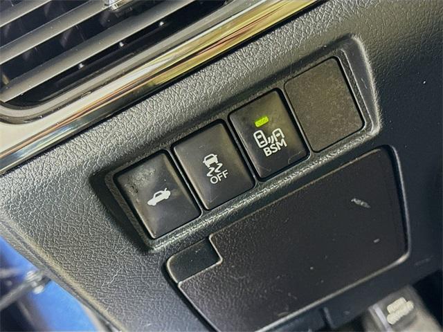 2015 Toyota Avalon Hybrid Vehicle Photo in Everett, WA 98204