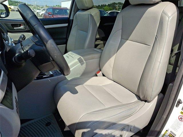 2016 Toyota Highlander Vehicle Photo in LANCASTER, PA 17601-0000