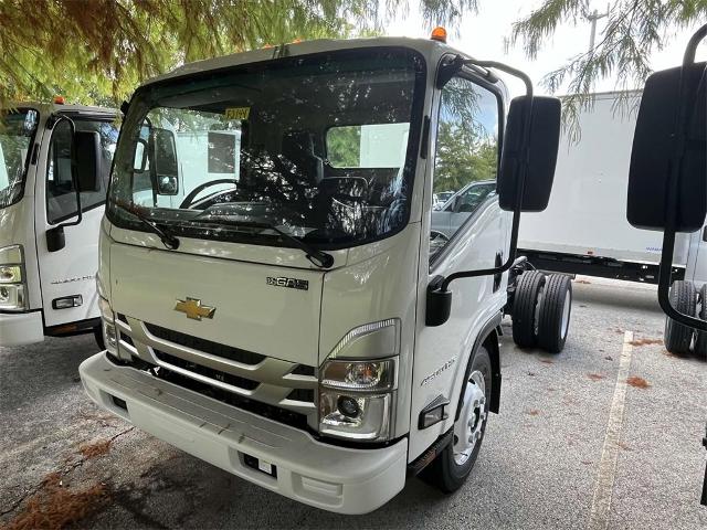 2025 Chevrolet Low Cab Forward 4500 Vehicle Photo in ALCOA, TN 37701-3235