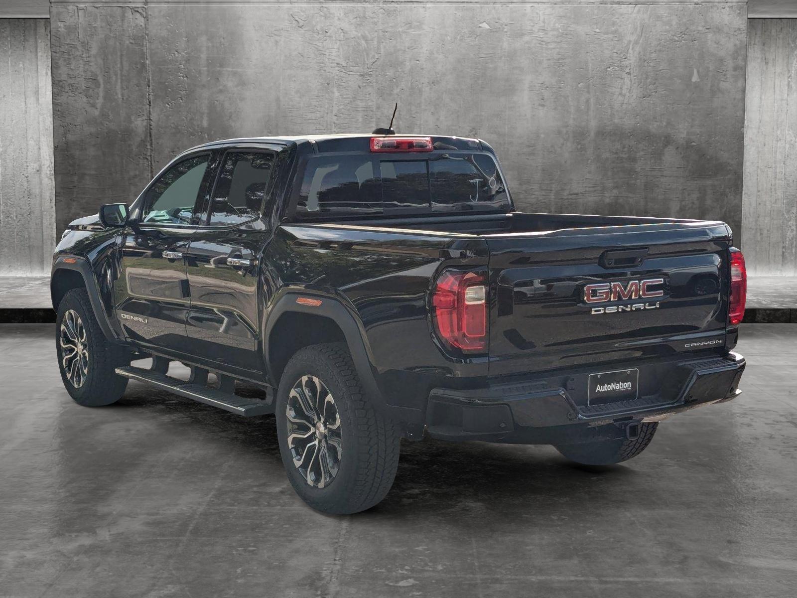 2024 GMC Canyon Vehicle Photo in LONE TREE, CO 80124-2750