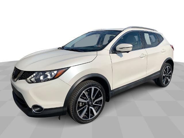 2018 Nissan Rogue Sport Vehicle Photo in MOON TOWNSHIP, PA 15108-2571