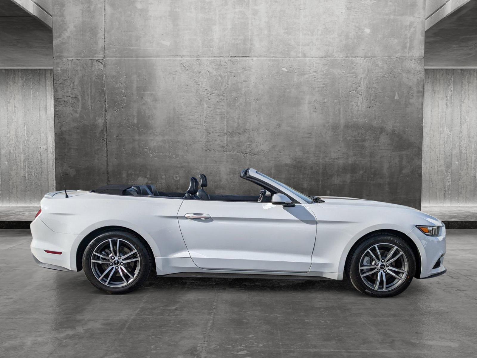 2016 Ford Mustang Vehicle Photo in VALENCIA, CA 91355-1705