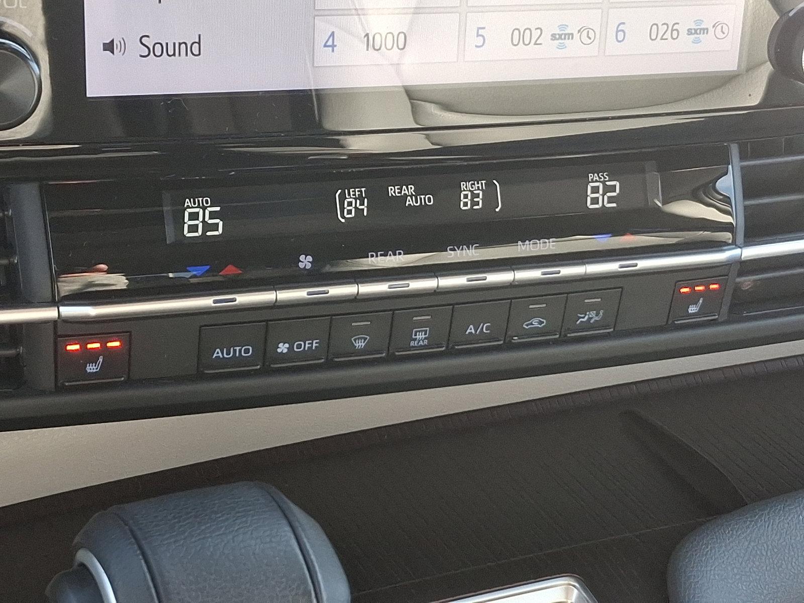 2023 Toyota Sienna Vehicle Photo in Trevose, PA 19053