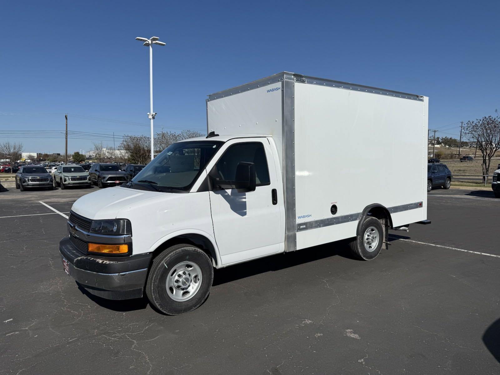 2024 Chevrolet Express Cutaway 3500 Vehicle Photo in GEORGETOWN, TX 78626-7508