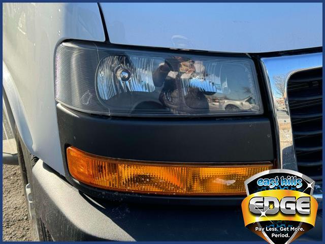 2022 GMC Savana Cargo Van Vehicle Photo in Roslyn, NY 11576