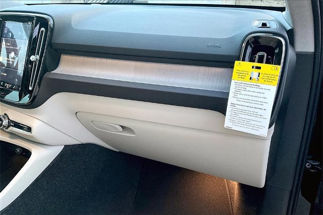 2025 Volvo XC40 Vehicle Photo in Houston, TX 77007