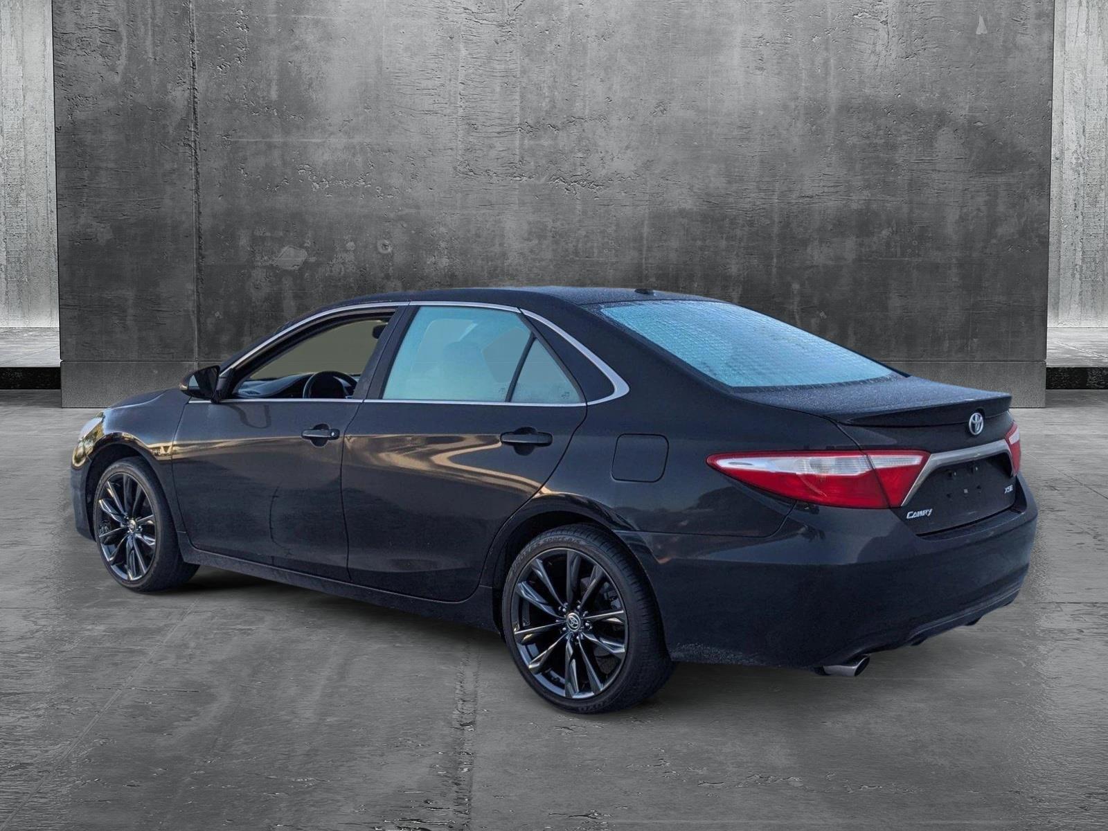 2015 Toyota Camry Vehicle Photo in PEMBROKE PINES, FL 33024-6534