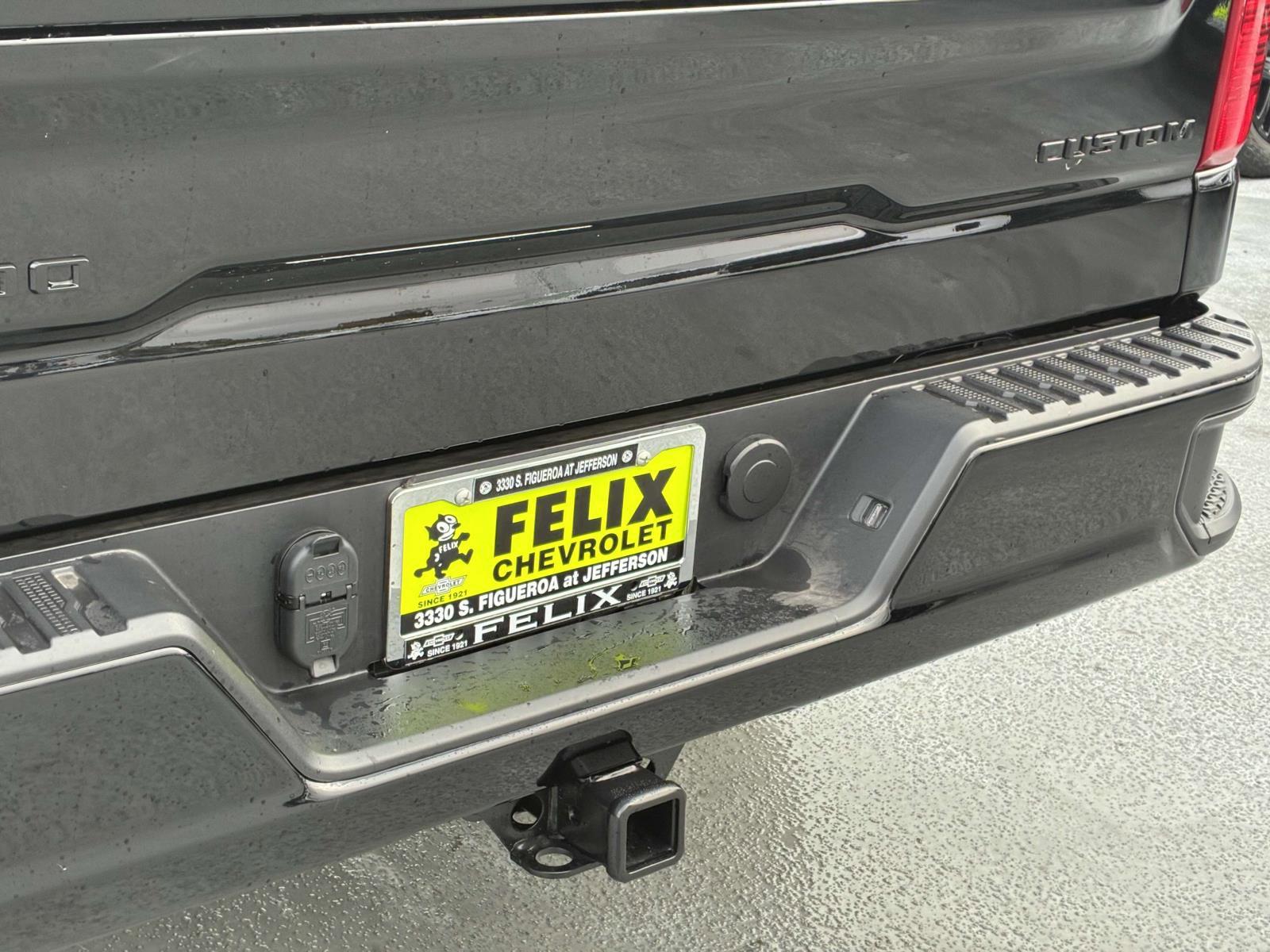 2025 Chevrolet Silverado 1500 Vehicle Photo in LOS ANGELES, CA 90007-3794