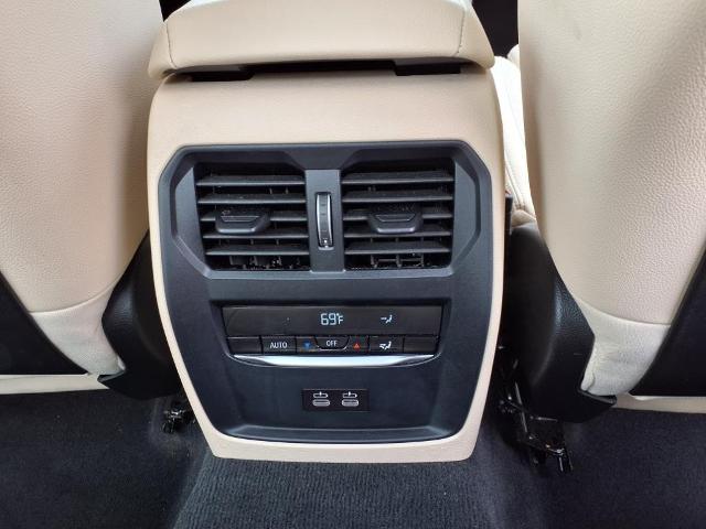 2024 BMW 330e Vehicle Photo in Tampa, FL 33612